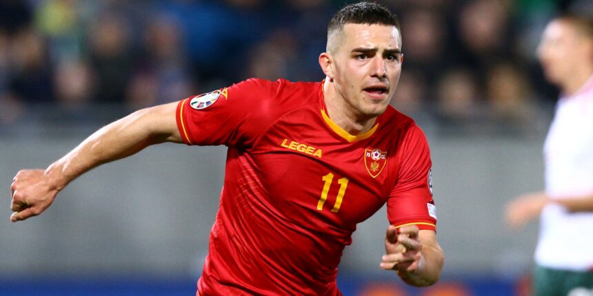 Leeds join race for "high intensity" £9m star