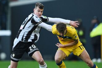 Leeds open talks to sign £17m "animal"