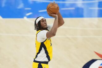Myles Turner Pacers pic