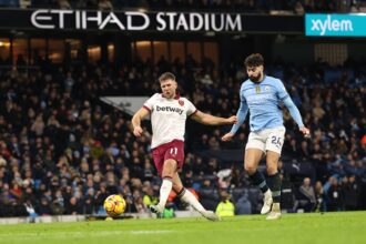 Niclas Fullkrug of West Ham United scores his team