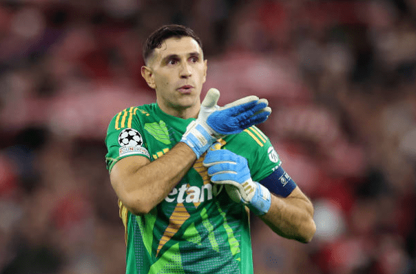 Manchester United want Emiliano Martínez to replace Andre Onana