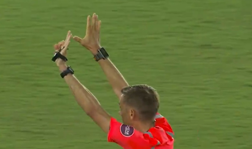 New eight-second rule applied first time ever at FIFA Club World Cup (Video)