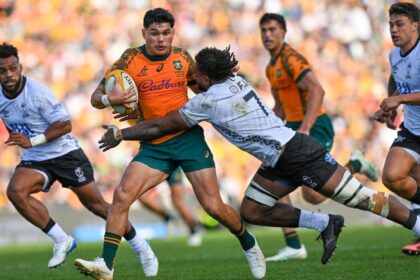 Lolesio cleared of injury as Schmidt rejects call to add experienced playmaker
