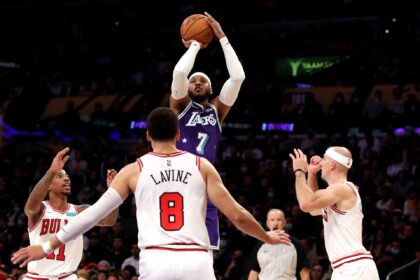 Carmelo Anthony and DeMar DeRozan urge NBA players to not rely only on 3-point shot, ‘Get a bucket...'