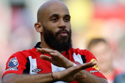 Chelsea in talks for "one of the best 10s in the world"