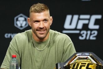 Dricus du Plessis praises Tom Aspinall as ‘next generation of heavyweight’