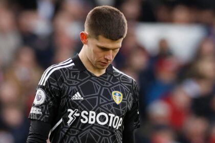 Leeds hold fresh talks to sign "outstanding" Meslier upgrade