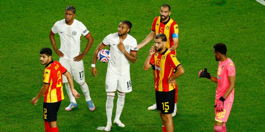 Man Utd in talks to sign "unstoppable" £52m star who's 99th percentile in key stat