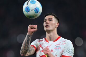 Man Utd submit bid to sign "unbelievable" £35m star