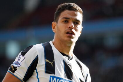 Newcastle set to bid £50m for "electric" Elanga alternative