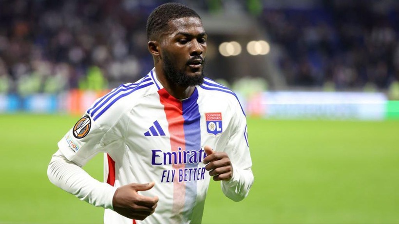 Everton interested in Ainsley Maitland-Niles