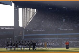 Lucas Digne is planning to hold contract talks with Aston Villa