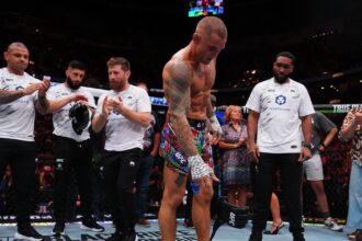 ‘That was incredible’: Coach reacts to Dustin Poirier jumping guillotine one last time at UFC 318