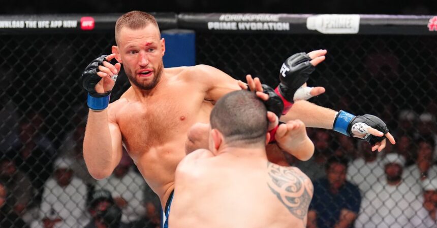 ‘Title shot next is delusional’: Pros react to Reinier de Ridder’s win over Robert Whittaker at UFC Abu Dhabi