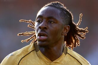 £25m sensation greenlights Arsenal transfer with Eze after "early" talks