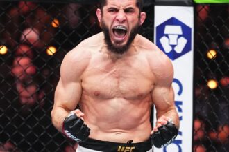Chael Sonnen questions what happens if Islam Makhachev loses to Jack Della Maddalena