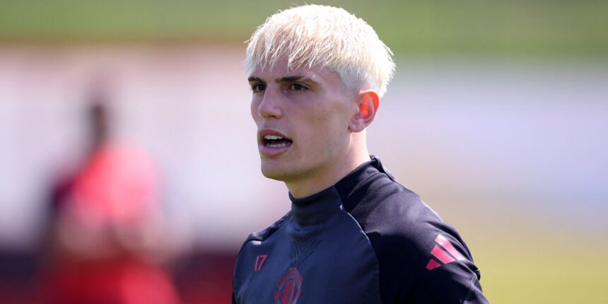 Chelsea make contact for £43m PL "monster"