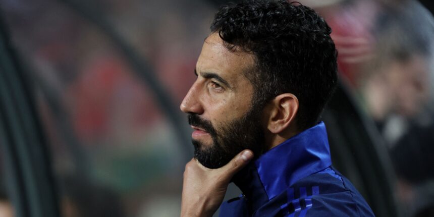 Club contact Man Utd to sign 26 y/o Amorim was "really happy with"
