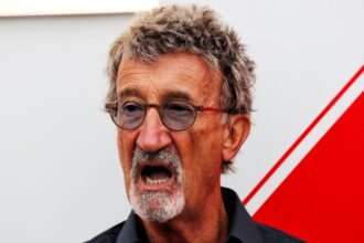 Explained: Eddie Jordan drew ‘nervous laugh’ from Toto Wolff and Christian Horner