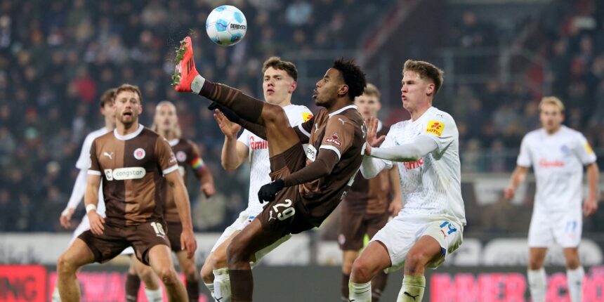 Southampton now open talks to sign "physically strong" £4m striker