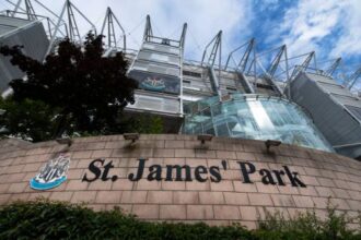 Newcastle have made ´no commitment´ to Isak about leaving