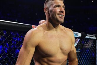 ‘Khamzat gets tired with small guys’: Anthony Hernandez picks Dricus du Plessis to retain title at UFC 319