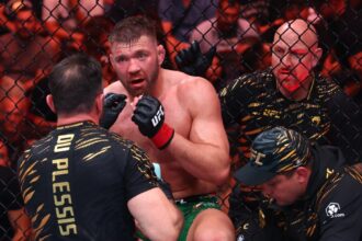 Anthony Hernandez reveals when Dricus du Plessis ‘f*cked himself’ in title loss to Khamzat Chimaev: ‘He didn’t know what to do’