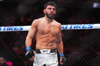 Arman Tsarukyan vs. Benson Henderson live blog