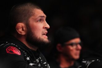Coach: ‘Very stupid’ security guard asked for picture with Khabib Nurmagomedov after viral removal from plane