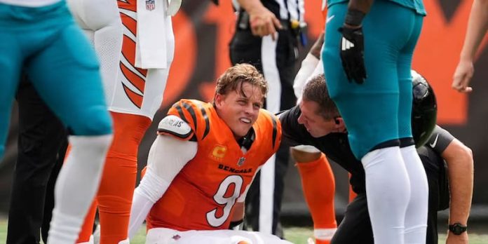 Joe Burrow injury pic