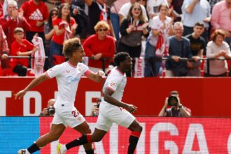 Man Utd plotting 2026 move to sign "amazing" midfield star ahead of Arsenal