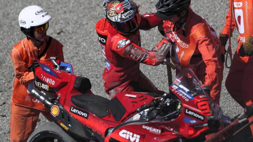 “Nobody said it would be easy!” Marc Marquez crashes, qualifies on front row for Japanese MotoGP title chance