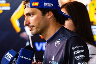 Sainz reiterates call for permanent stewards after penalty U-turn