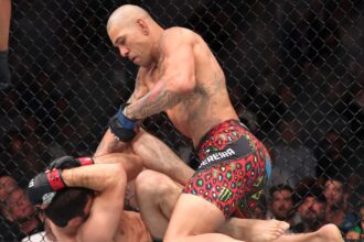 Alex Pereira walks through Magomed Ankalaev in just 80 seconds to reclaim title in UFC 320 main event