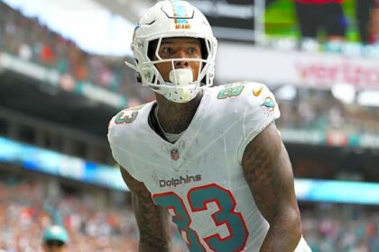 Darren Waller Dolphins pic