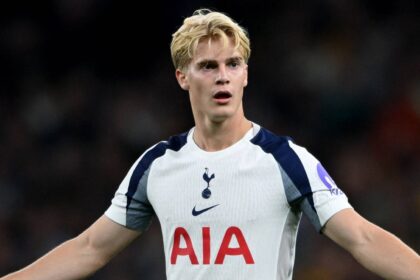 "I've heard" - Pundit suggests Tottenham could move for Lucas Bergvall-like starlet