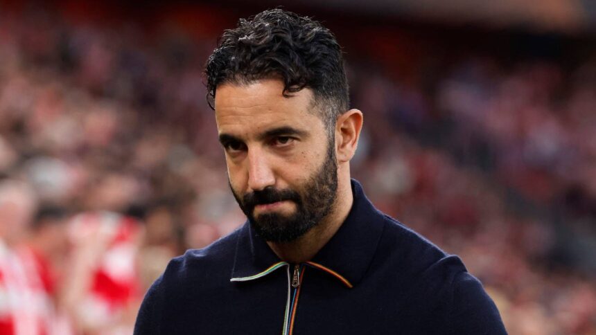 Man Utd could replace Amorim with "one of the best coaches in the world"