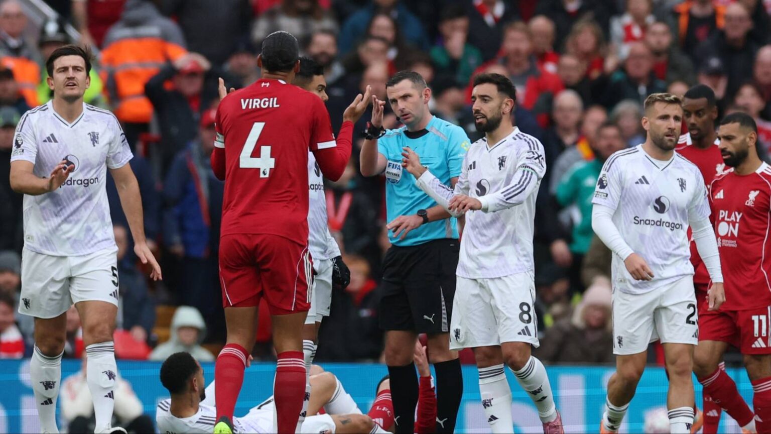 Man Utd have "a new hero" and he's Fernandes-esque