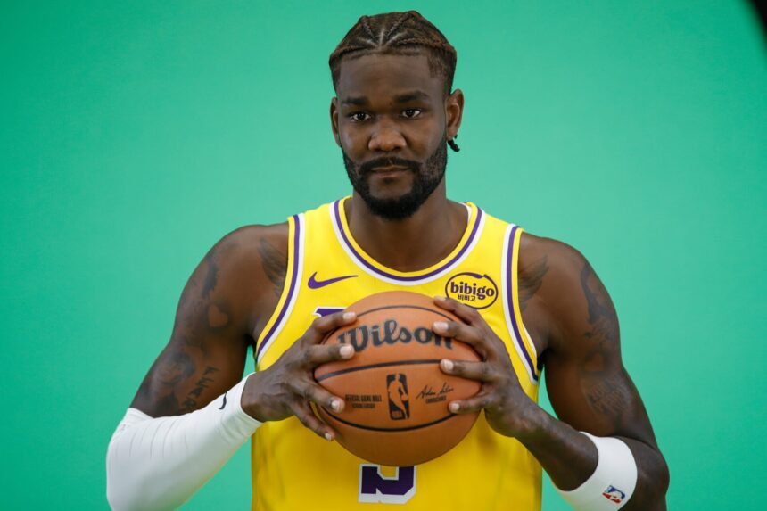 NBA fans don't agree about Deandre Ayton's debut performance for LA Lakers, 'as long as...'