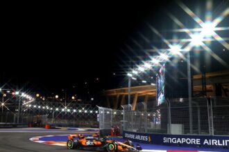 Piastri fastest in heavily disrupted Singapore FP2