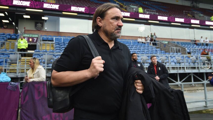 "Step up..." - Farke warns Leeds star whose performances are getting worse