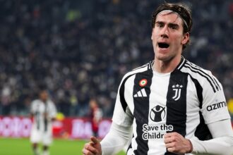Barcelona make Vlahovic contact