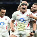 Beauden Barrett offers to help Tadhg Beirne after Chicago red card