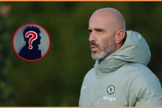 Chelsea manager Enzo Maresca looks on during a training session