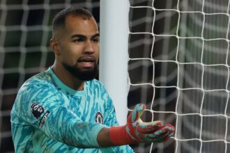 Chelsea star criticised vs Wolves after having fewer touches than Sanchez