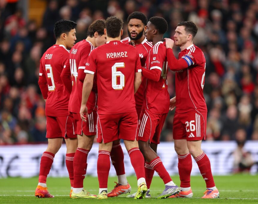 Liverpool players in a team huddle before the Crystal Palace game