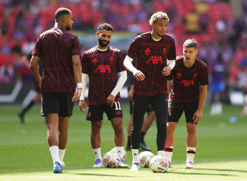 Mohamed Salah and Hugo Ekitike warming up for Liverpool