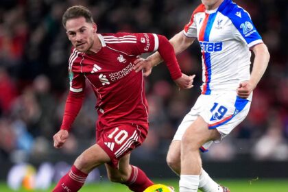 Slot must bin Liverpool man who's "out of his depth"